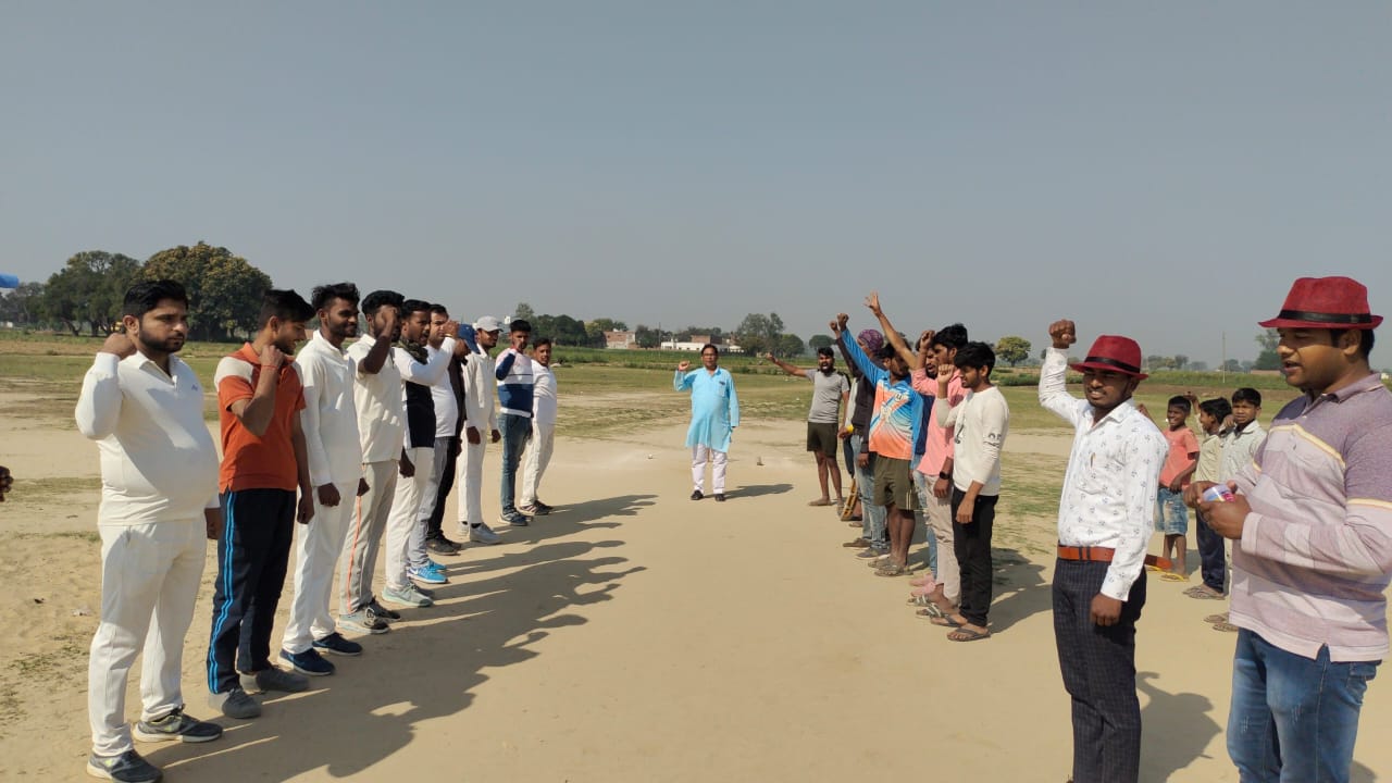 फतेहगढ़ को हराकर सेमीफाइनल में पहुँची जरारी की टीम.