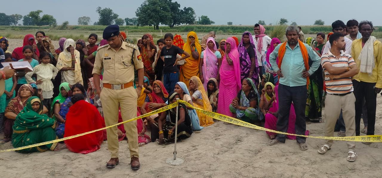 खेत में रखवाली कर रहे वृद्ध किसान की धारदार हथियार से हत्या