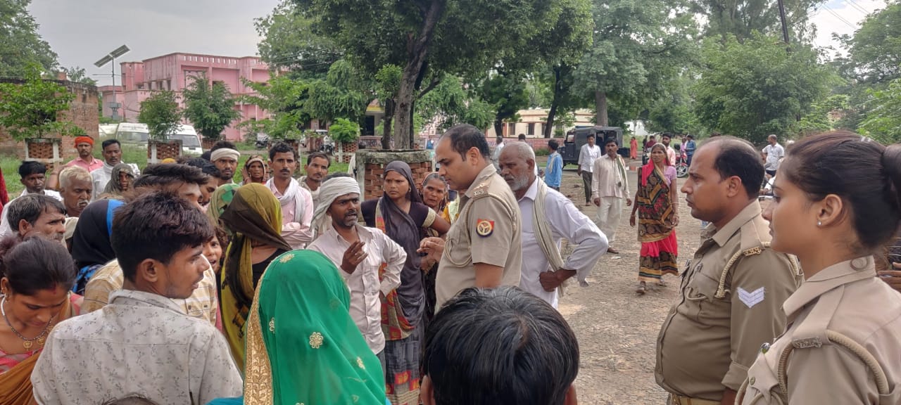 शव ले जाने को लेकर ससुराली व मायके पक्ष में चले ईंट पत्थर, कई घायल