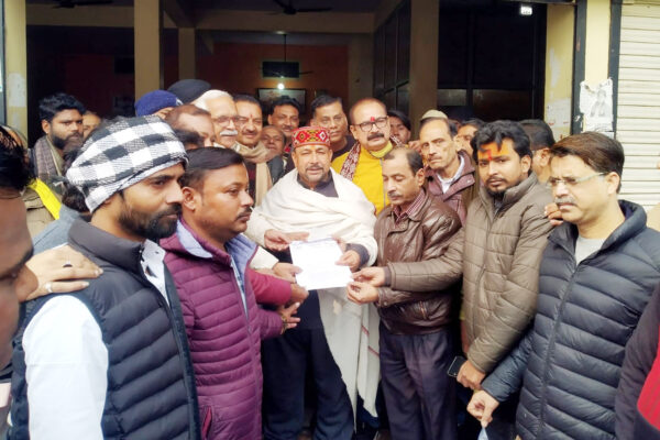 ऑनलाइन व्यापार के विरोध में व्यापारियों ने प्रधानमंत्री को भेजा ज्ञापन