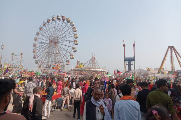 सबाब पर पहुंचा मेला रामनगरिया, उमड़ी लोगों की भीड़