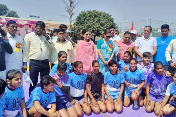 ओपन स्टेट आमंत्रण सीनियर महिला कबड्डी में मिर्जापुर ने मारी बाजी