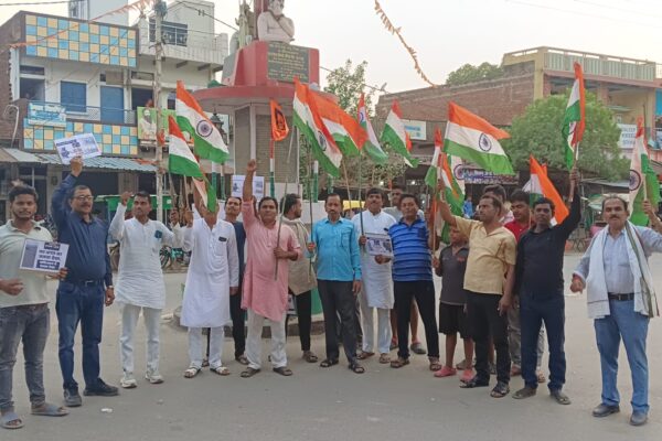भाजपा ने खैरा मे निकाली शौर्य तिरंगा यात्रा