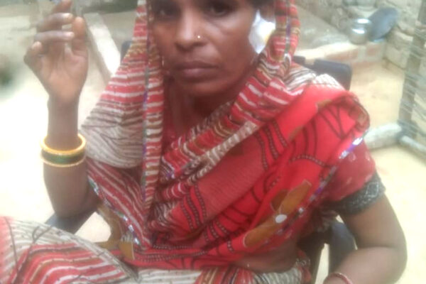 घर में घुसे चोरों ने नकदी व जेवर किये पार